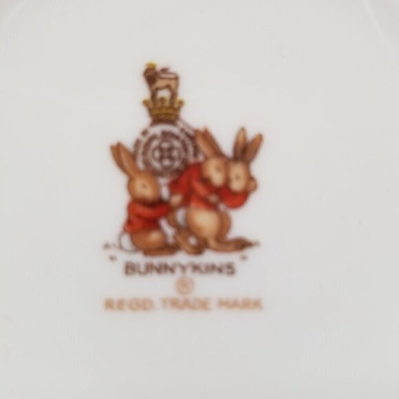 Royal Doulton Bunnykins cup Bunnies Knitting/Unravelling Yarn made in England - Picture 11 of 11